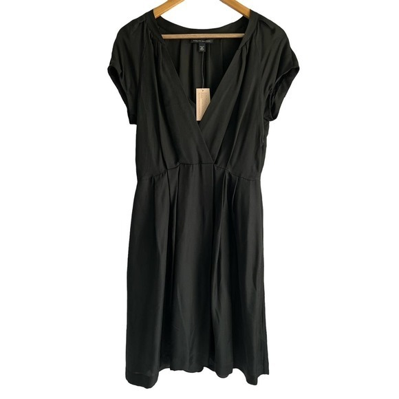 Banana Republic Size 10 Petite 100 Silk Fully Lined Black Midi Pleated  Dress